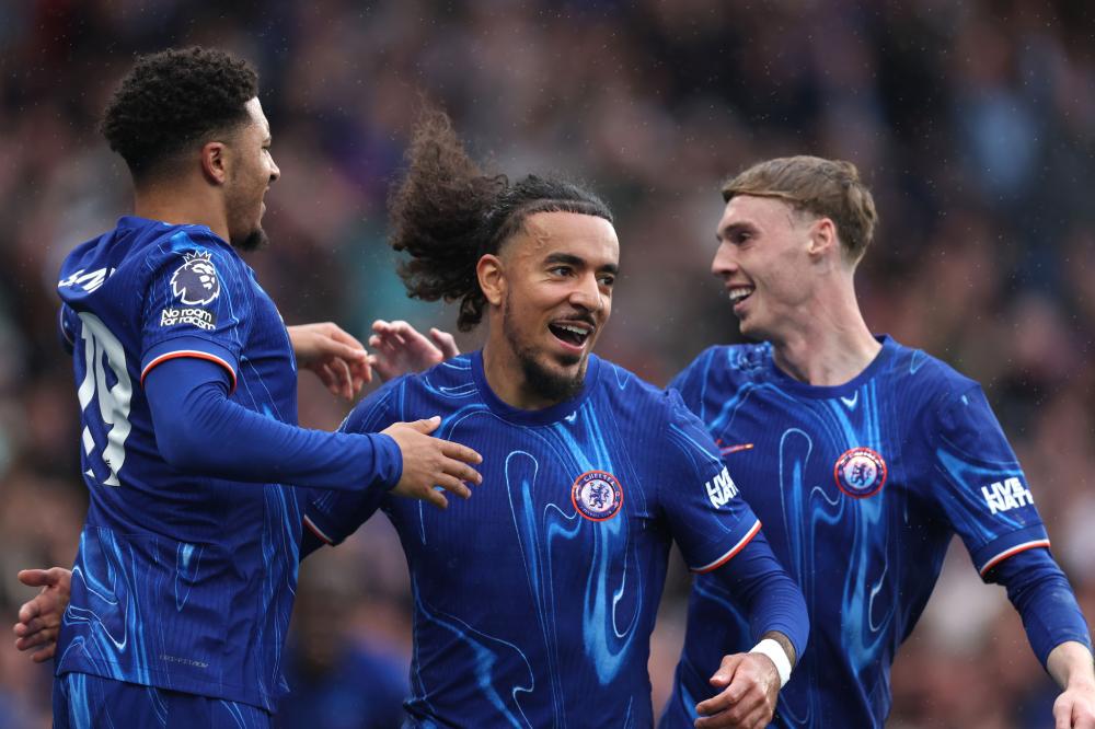 的表现赞不 的表现赞不